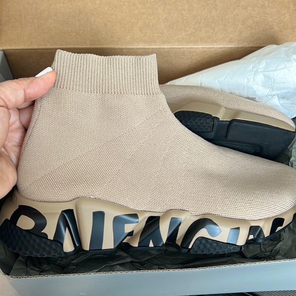 💯 AUTHENTIC Balenciaga Speed LT Graffiti Sneaker in BEIGE/BLACK !!!  NWT